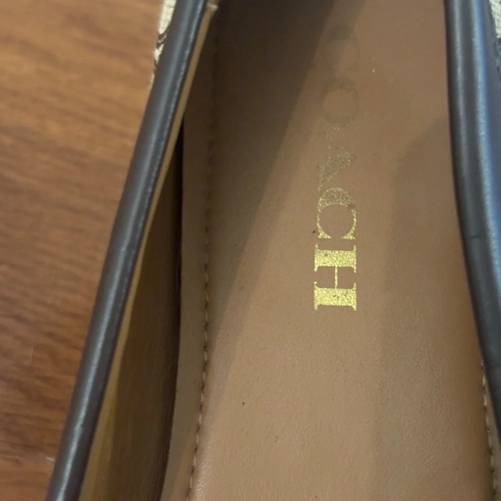 Coach Olive Signature Canvas Loafers Brown Gold Chain Size 7.5B